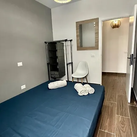 Relaxing Torres أذيخي